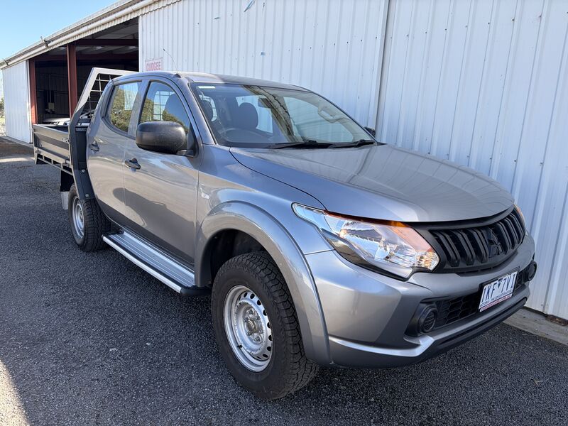 MITSUBISHI MQ TRITON GLX DUAL CAB 4WD AUTO TRAY   2017