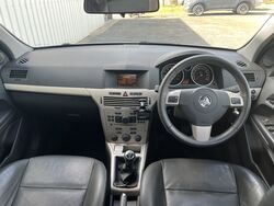 HOLDEN ASTRA CDX HATCH 2008