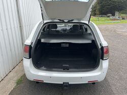 HOLDEN VE 2 COMMODORE OMEGA SPORTSWAGON   2011