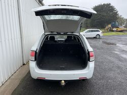 HOLDEN VE COMMODORE OMEGA SPORTSWAGON   2010