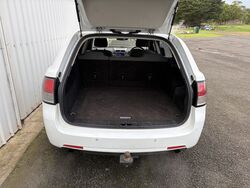 HOLDEN VE SERIES 2 COMMODORE OMEGA SPORTSWAGON   2012 