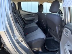 MITSUBISHI MQ TRITON GLX DUAL CAB 4WD AUTO TRAY   2017