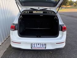 VOLKSWAGEN MK8 GOLF 110 TSI LIFE   2024 