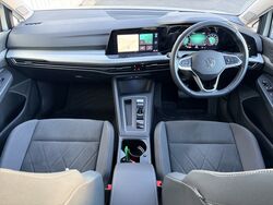 VOLKSWAGEN MK8 GOLF 110 TSI LIFE   2024 