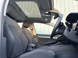 VOLKSWAGEN MK8 GOLF 110 TSI LIFE   2024 