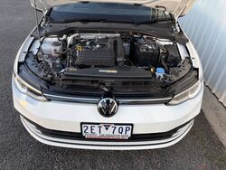 VOLKSWAGEN MK8 GOLF 110 TSI LIFE   2024 